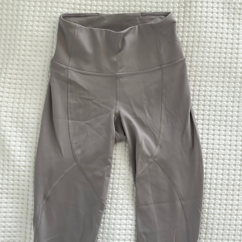 Lululemon “to the beat” high rise tight 24in